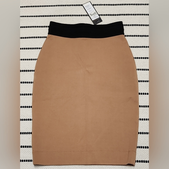 BCBG Pencil Skirt NWT - Picture 1 of 4
